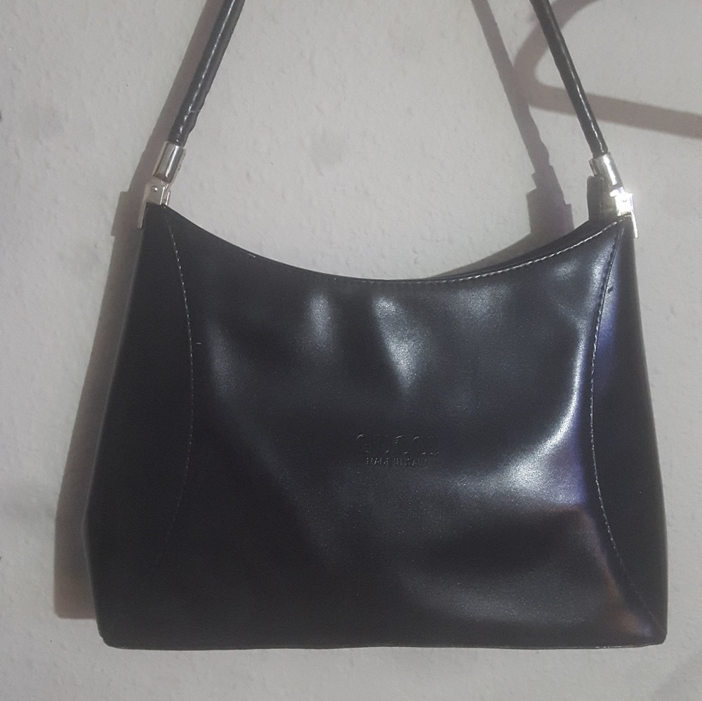 Black leather Gucci shoulder bag